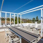 Villa Luxury With Garden, Pool And Jacuzzi By Varenso Holidays