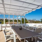 Villa Luxury With Garden, Pool And Jacuzzi By Varenso Holidays *