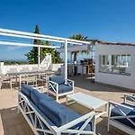 Luxury With Garden, Pool And Jacuzzi By Varenso Holidays