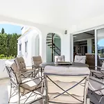 Luxury With Garden, Pool And Jacuzzi By Varenso Holidays Villa