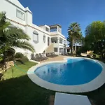 Luxury With Garden, Pool And Jacuzzi By Varenso Holidays Villa *