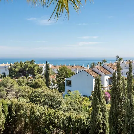 Villa Luxury With Garden, Pool And Jacuzzi By Varenso Holidays