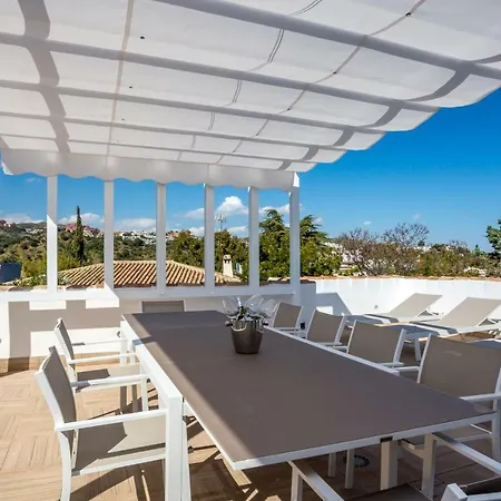 Villa Luxury With Garden, Pool And Jacuzzi By Varenso Holidays *