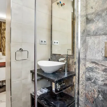 Luxury With Garden, Pool And Jacuzzi By Varenso Holidays Marbella