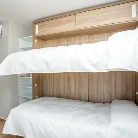 Villa Luxury With Garden, Pool And Jacuzzi By Varenso Holidays *