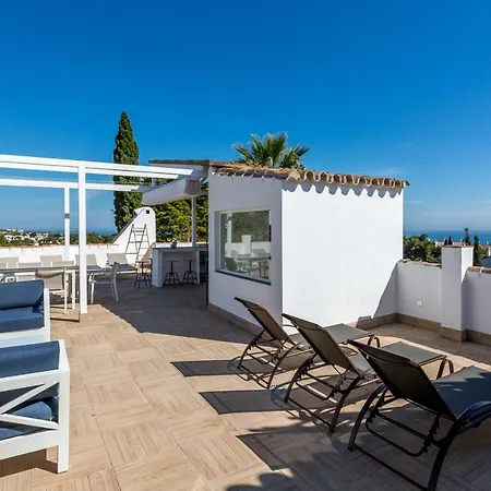 Luxury With Garden, Pool And Jacuzzi By Varenso Holidays * Marbella