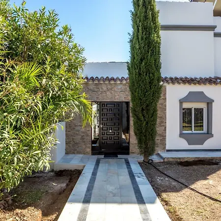 Villa Luxury With Garden, Pool And Jacuzzi By Varenso Holidays Marbella