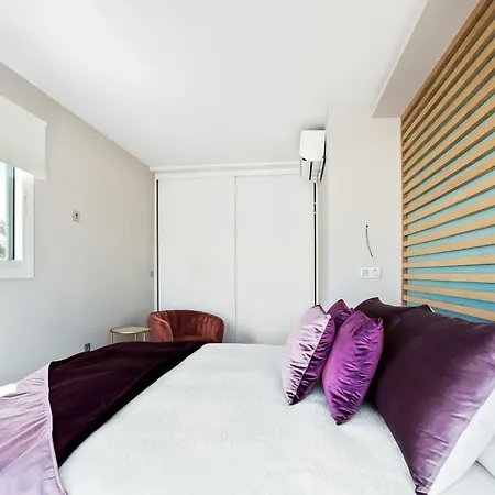 Luxury With Garden, Pool And Jacuzzi By Varenso Holidays