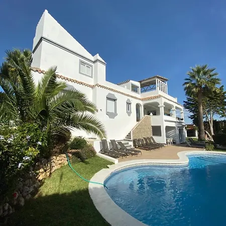 Villa Luxury With Garden, Pool And Jacuzzi By Varenso Holidays
