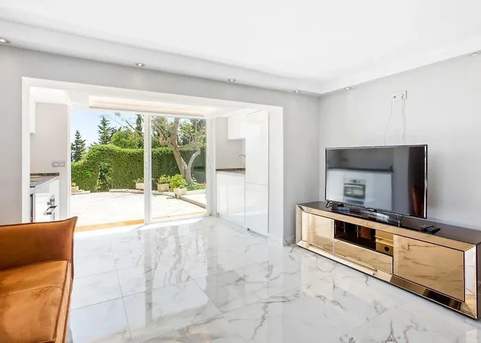 Luxury With Garden, Pool And Jacuzzi By Varenso Holidays * Marbella