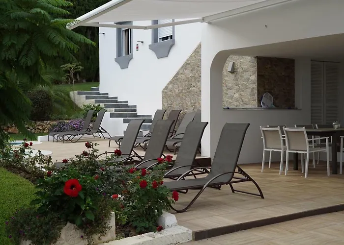 Luxury With Garden, Pool And Jacuzzi By Varenso Holidays *