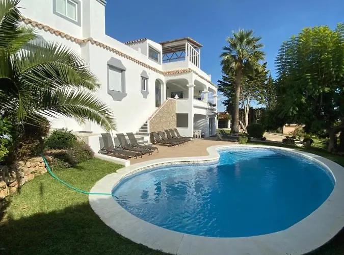 Luxury With Garden, Pool And Jacuzzi By Varenso Holidays Villa *