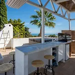 Luxury With Garden, Pool And Jacuzzi By Varenso Holidays
