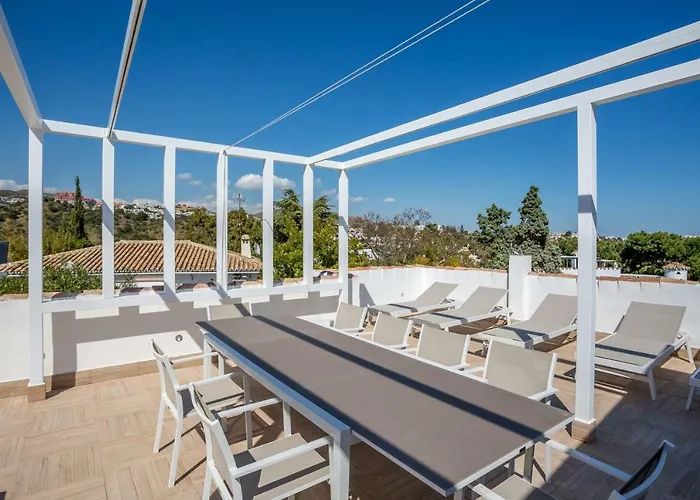 Villa Luxury With Garden, Pool And Jacuzzi By Varenso Holidays