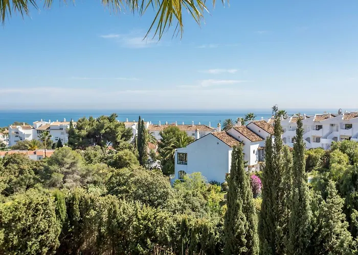 Villa Luxury With Garden, Pool And Jacuzzi By Varenso Holidays