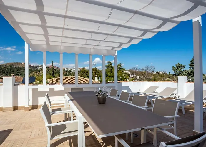 Villa Luxury With Garden, Pool And Jacuzzi By Varenso Holidays *
