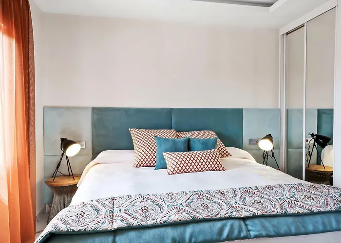 Luxury With Garden, Pool And Jacuzzi By Varenso Holidays Villa