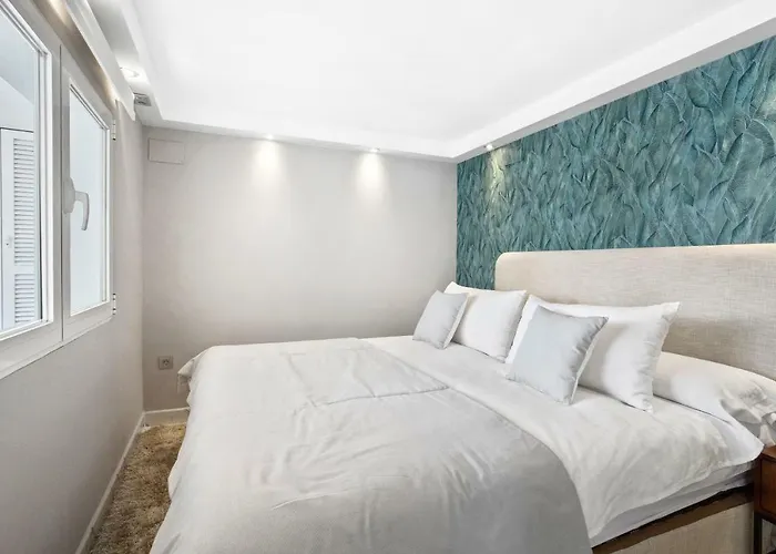 Villa Luxury With Garden, Pool And Jacuzzi By Varenso Holidays