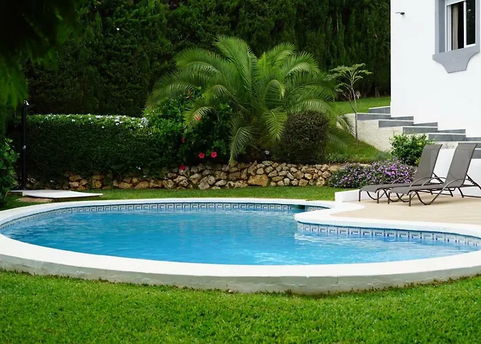 Luxury With Garden, Pool And Jacuzzi By Varenso Holidays