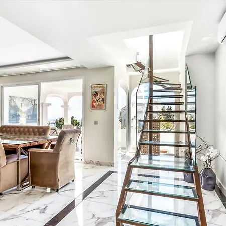 Luxury With Garden, Pool And Jacuzzi By Varenso Holidays 别墅 *