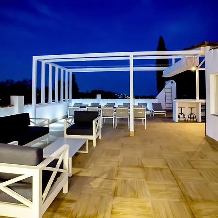 Luxury With Garden, Pool And Jacuzzi By Varenso Holidays * Marbella
