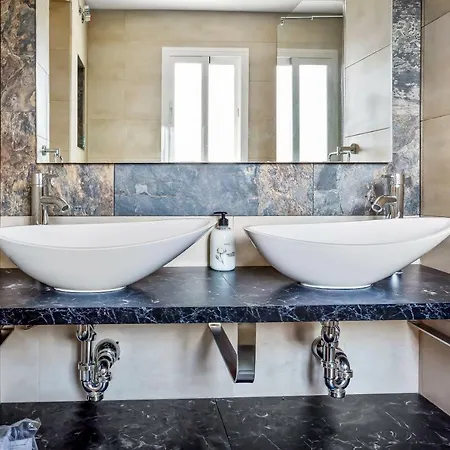 Luxury With Garden, Pool And Jacuzzi By Varenso Holidays * 马尔韦利亚